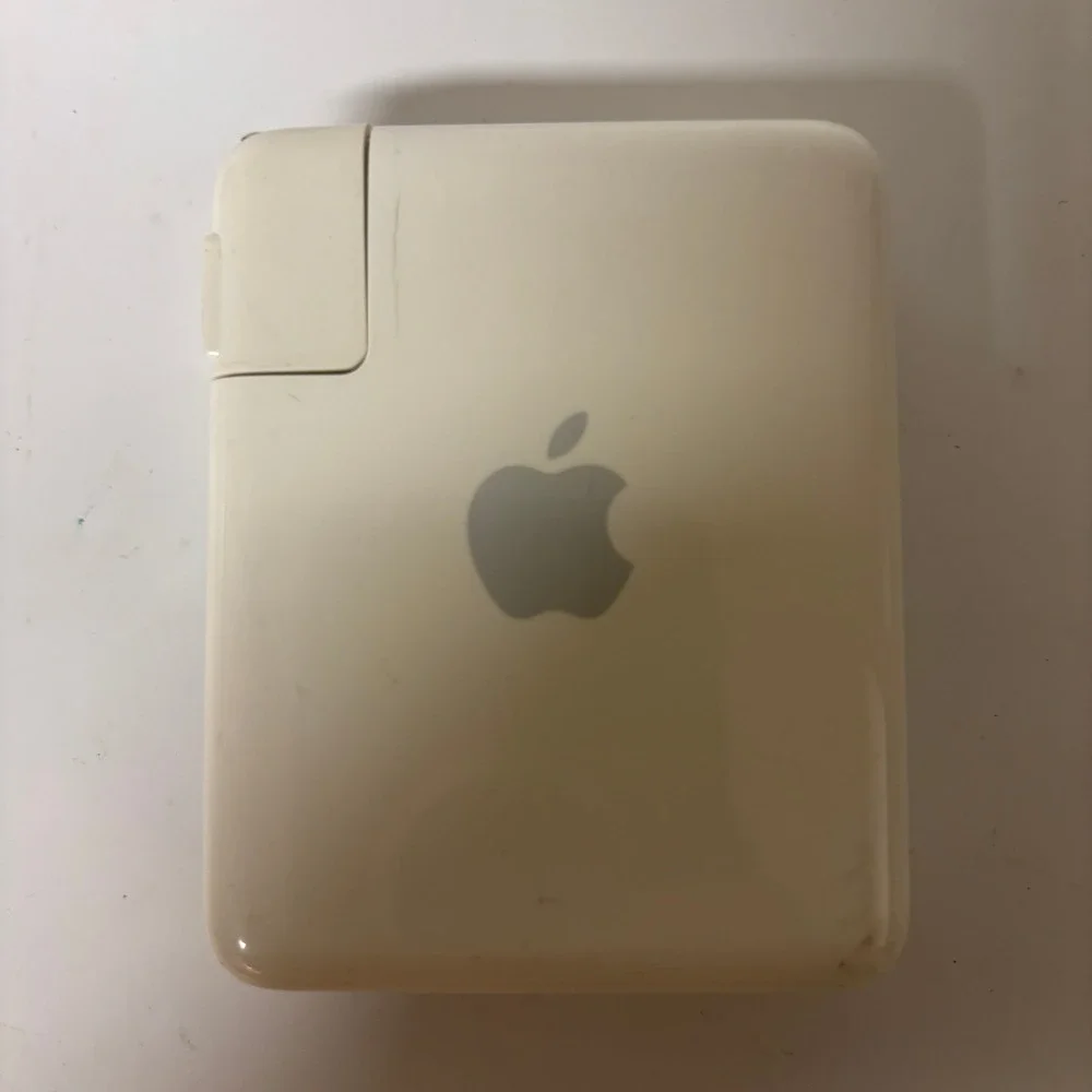 Apple AirPort Express Base Station A1264 802.11n‎ Wi-Fi /Airplay Audio Reciever
